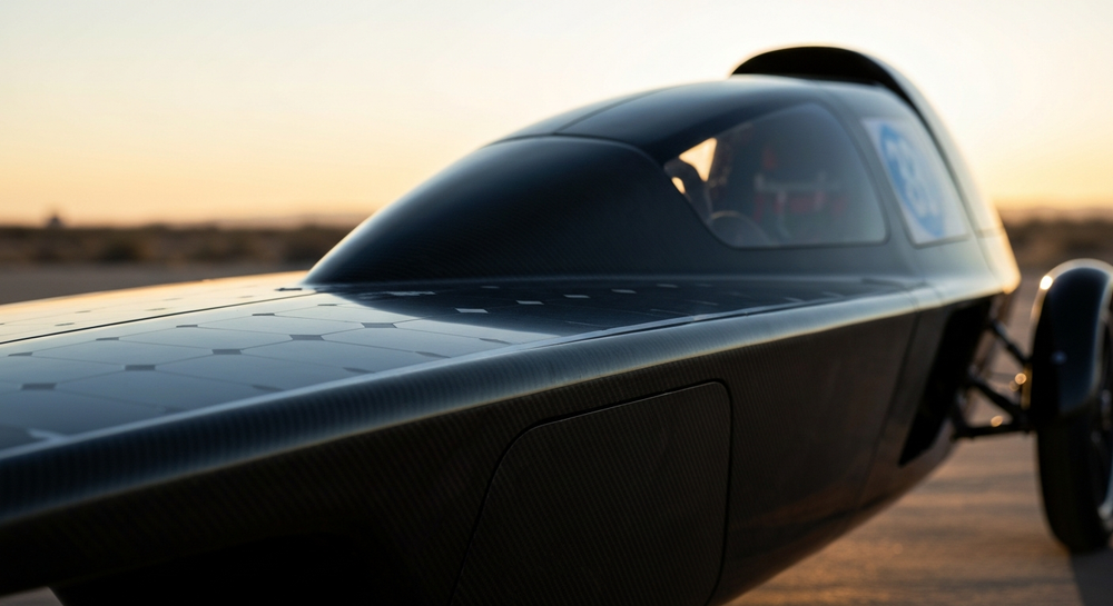 L'auto autotrofica: Aptera e l'estetica della libertà solare
